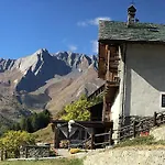 La Thuillettaz Digital Detox Bed & Breakfast 3*